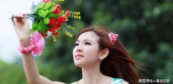 女同做酱酱酿酿水声，展现了她们之间细腻的情感交流与默契，仿佛在诉说着无言的爱意与温暖