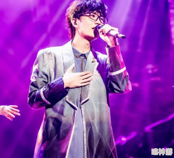 二十岁美国少女rapper在音乐界崭露头角,展现独特风格与才华,引发广泛关注和讨论 二十岁美国少女rapper在音乐界崭露头角,展现独特风格与才华,引发广泛关注和讨论