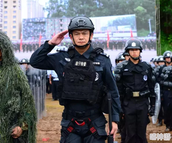 地铁逃生游戏中，举枪时具体按哪个键能够开启瞄准镜