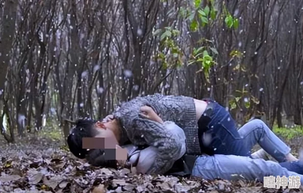 69XX勾搭老头野战直播，探讨其背后的社会现象与相关法律风险分析