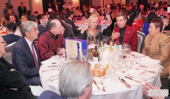 丈夫带部长回家聚餐：如何通过家庭聚会拉近政商关系，提升沟通效果与资源互换的策略分析