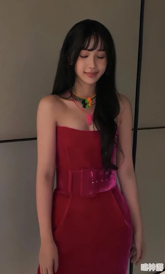 虞书欣扒开内 给男人桶,私下与男星亲密互动引发热议,粉丝纷纷猜测两人关系不简单! 虞书欣扒开内 给男人桶,私下与男星亲密互动引发热议,粉丝纷纷猜测两人关系不简单!