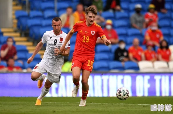 黑皮年上壮0和白皮年下瘦1,传闻两位明星因性格差异分道扬镳,引发粉丝热议与关注! 黑皮年上壮0和白皮年下瘦1,传闻两位明星因性格差异分道扬镳,引发粉丝热议与关注!