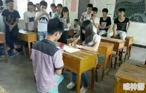 被教官按在寝室狂到腿软，竟然是因为她在班级聚会上喝醉了酒，引发了一场意外的爱情故事！
