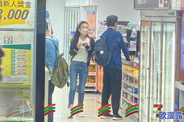 逛街突然打开小玩具开关，意外触发创意互动体验，解锁购物乐趣新方式与儿童玩具市场潜力分析