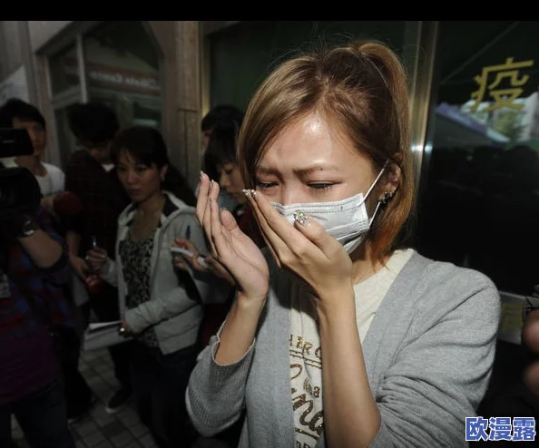 老师让我吃-她-胸 摸-她-奶,学生称其为私人补课方式引发热议 老师让我吃-她-胸 摸-她-奶,学生称其为私人补课方式引发热议