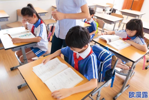 把英语按在桌子上抄，竟然引发了校园内外的热议，网友们纷纷猜测背后的真实原因和趣闻！