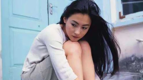 张柏芝XXXⅩ毛片free，传闻她与神秘男友秘密约会，网友热议两人恋情是否属实！