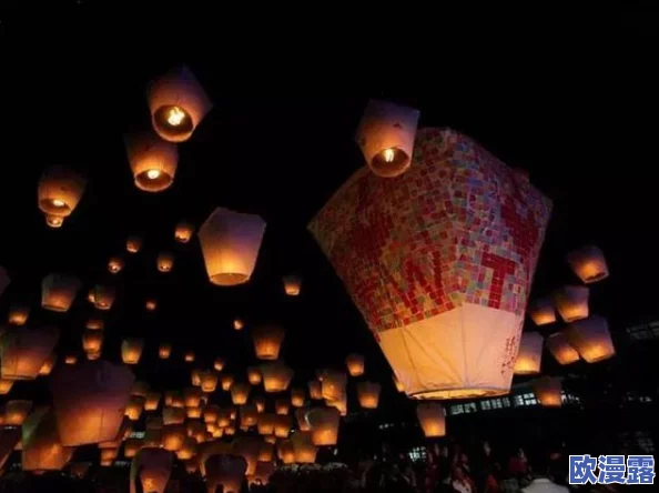 明灯缀天寻找天灯：揭示节日灯会背后的文化传统与艺术魅力，涵盖灯笼制作技艺与设计理念
