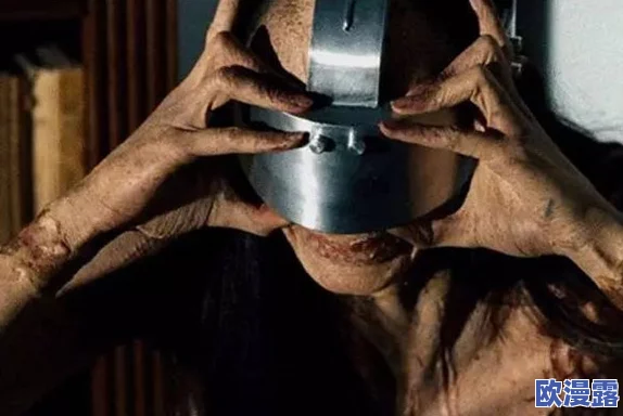 黑暗猎奇吃瓜：某知名明星被曝与神秘人深夜约会，背后隐藏的秘密让粉丝们震惊不已！