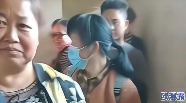 女厕撒尿BBBBB:目击者称现场一片混乱,女子竟因争执引发众人围观,背后真相令人震惊! 女厕撒尿BBBBB:目击者称现场一片混乱,女子竟因争执引发众人围观,背后真相令人震惊!