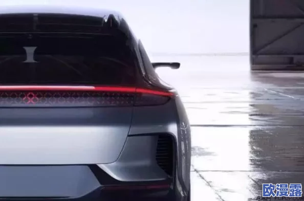 91吃瓜爆料：某知名明星私生活曝光，疑似与多位异性频繁交往引发热议