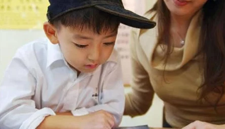 小马大车男孩妈妈：探讨母子情深与成长过程中面临的挑战与教育方式的多样性