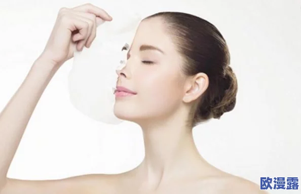 野外一面膜胸口一面膜下:探讨在户外环境中使用面膜的独特体验与效果,如何兼顾护肤与自然元素的结合 野外一面膜胸口一面膜下:探讨在户外环境中使用面膜的独特体验与效果,如何兼顾护肤与自然元素的结合