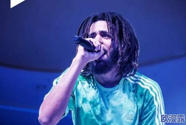 老人黑人rapper组合:一支由年长的黑人说唱艺术家组成的音乐团队,他们通过独特的风格和人生经历传递深刻的社会信息 老人黑人rapper组合:一支由年长的黑人说唱艺术家组成的音乐团队,他们通过独特的风格和人生经历传递深刻的社会信息