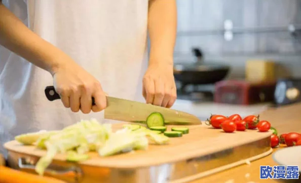 激战后厨1至5：烹饪技巧提升、团队合作的力量、厨房管理的重要性、创新菜品设计、后厨安全卫生规范