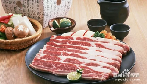 肉多到炸的年下双楠，这是一道以丰富肉类为主料，搭配独特调味，口感鲜美、层次分明的美食佳品