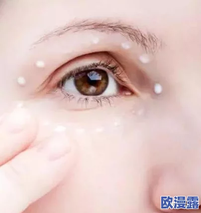 一面膜奶一面膜下边:探讨护肤品中面膜与乳液的结合使用效果及其对肌肤保养的重要性和科学原理 一面膜奶一面膜下边:探讨护肤品中面膜与乳液的结合使用效果及其对肌肤保养的重要性和科学原理