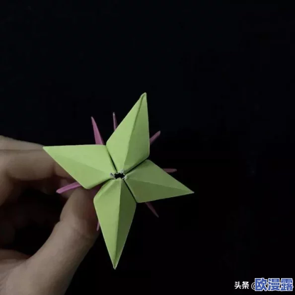 将草莓放到小洞里榨汁可以吗？关于草莓榨汁的营养价值与健康影响的研究综述