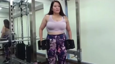 日本丰满BBwBBw厨房：惊人发现！未公开的传统料理背后竟藏着鲜为人知的秘密！
