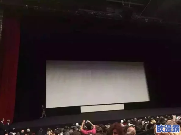震惊！毛片电影院竟然被查封，数十名观众现场被带走，背后真相令人难以置信！