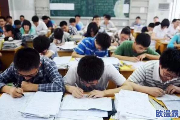 五一吃瓜娜娜老师：学生们纷纷分享假期趣事，课堂外的互动让师生关系更加亲密