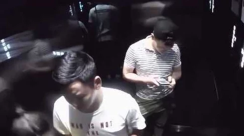 听到隔壁我流水了，网友热议：生活中的小尴尬与真实瞬间引发共鸣，笑声不断！