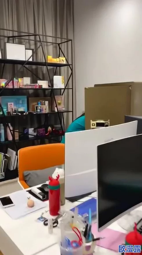 办公室揉弄小雪好爽，竟然引发了全公司员工的热议与讨论，背后隐藏着不为人知的秘密！