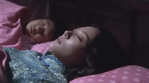 邻居小寡妇满足了我，背后竟隐藏着不为人知的秘密与感人的故事，让人唏嘘不已！