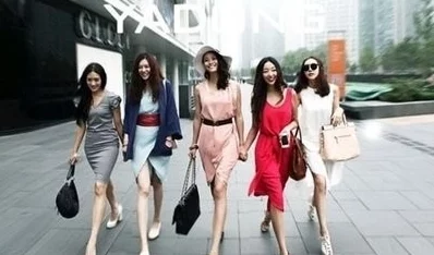 和老女人做爰了,震惊!年轻小伙竟然与年长女性展开不寻常的恋情,引发社会热议与讨论! 和老女人做爰了,震惊!年轻小伙竟然与年长女性展开不寻常的恋情,引发社会热议与讨论!