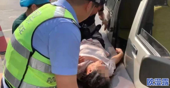 公交车揉捏双乳扯掉小内内：一名女性在公共交通工具上遭遇不当行为，引发社会对公共安全和性骚扰问题的关注