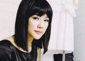 67194熟女被曝与多位明星暗恋，震惊娱乐圈！最受欢迎的熟女背后竟隐藏着这样不为人知的秘密！