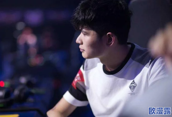 1v1 (sc)：传闻某知名选手将在比赛中与对手展开激烈对决，背后隐藏的故事让人期待不已！