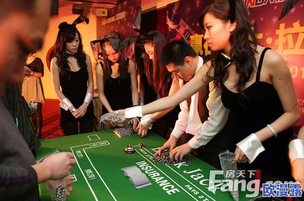 美女迈开腿就开始打扑克,现场气氛火热,引发众人围观,游戏规则引起热议,玩家们纷纷参与其中 美女迈开腿就开始打扑克,现场气氛火热,引发众人围观,游戏规则引起热议,玩家们纷纷参与其中