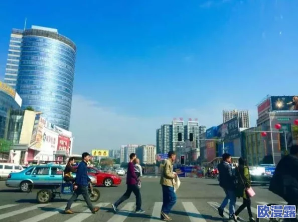 久久久久久久久女黄：最新动态揭示了行业发展趋势与市场变化，吸引众多关注与讨论