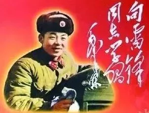 女班长被 c 扒衣服视频引发热议，令人震惊的画面曝光，网友热烈讨论道德底线何在！