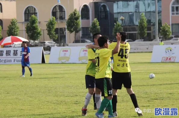 风月海棠助威法国足球宝贝,携手展现青春活力与激情,为球队加油助阵,共同迎接精彩赛事的到来! 风月海棠助威法国足球宝贝,携手展现青春活力与激情,为球队加油助阵,共同迎接精彩赛事的到来!