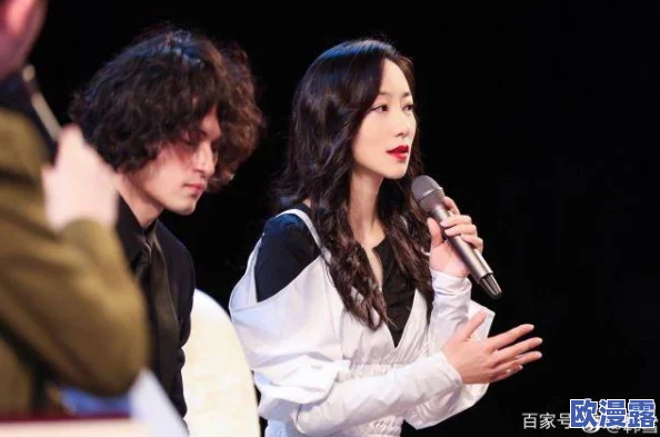 ＊两腿打开玉门图：震撼艺术作品引发热议，观众反响强烈，背后故事令人深思！