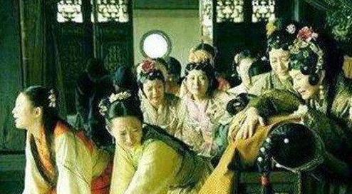 男宫妃被各种玉势h玉奴，网友纷纷表示这部剧情节设定太离谱，难以让人产生共鸣