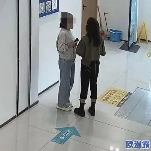 美女被c视频最新进展：警方已介入调查，相关嫌疑人被抓捕，案件引发社会广泛关注与讨论