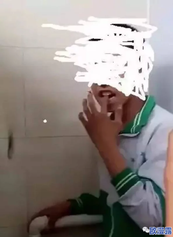 脱了同桌小内内摸出水视频,警方已介入调查,相关责任人被拘留,事件引发广泛关注与讨论 脱了同桌小内内摸出水视频,警方已介入调查,相关责任人被拘留,事件引发广泛关注与讨论