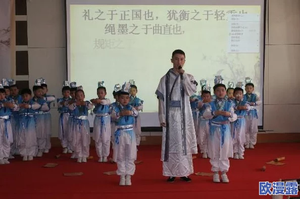 风情艳主变态女富豪视频引发热议，网友纷纷表示震惊与不解，对其生活方式和价值观产生质疑