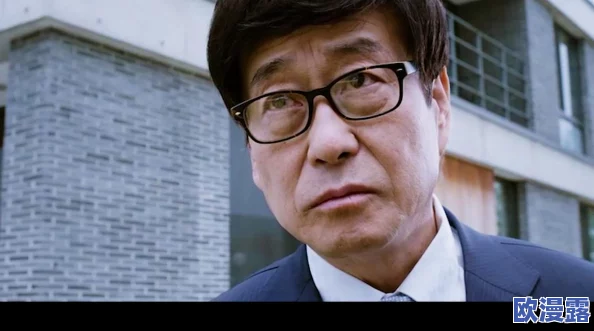 当着别人的面偷h：近日，一段视频在社交媒体上引发热议，网友们纷纷讨论这一行为的道德底线