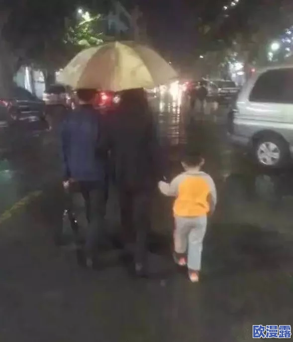 日本夏冰寒说：在下面塞跳蛋湿透了坐公交车高h，近日引发热议，网友们纷纷讨论这一现象背后的社会心理与文化影响