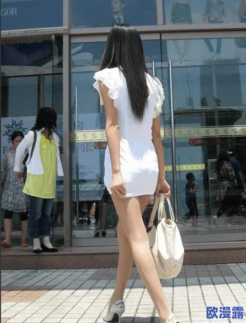 国产白嫩美女在线观看，网友纷纷表示欣赏，认为这种内容展现了中国女性的美丽与自信，值得关注和讨论