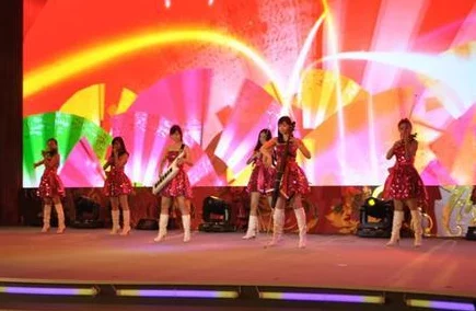 可乐操丁香：一场燃爆全场的音乐盛宴，激情四溢引发热潮！