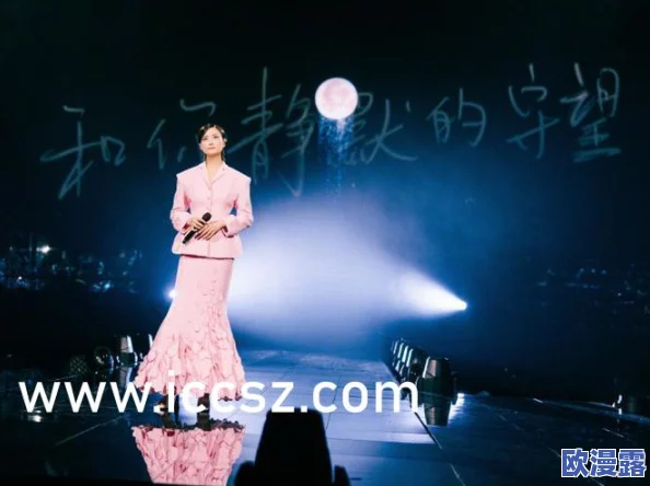 情趣内衣大尺度私房写真：最新潮流趋势与摄影技巧，展现个性魅力与性感风格的完美结合