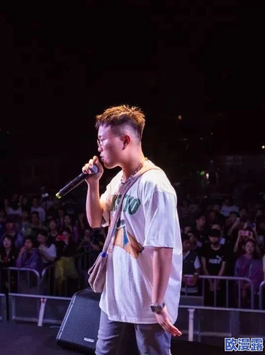 jazz老师和hiphop老师的区别：从教学风格到音乐文化，深入分析两者的独特之处与相互影响