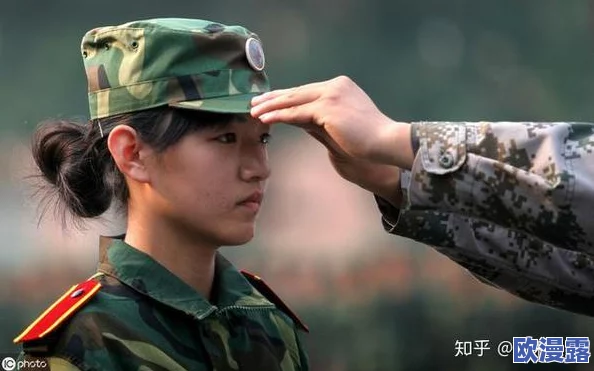 军训期间与教官之间的禁忌之恋：一场意外的激情碰撞与心灵交融