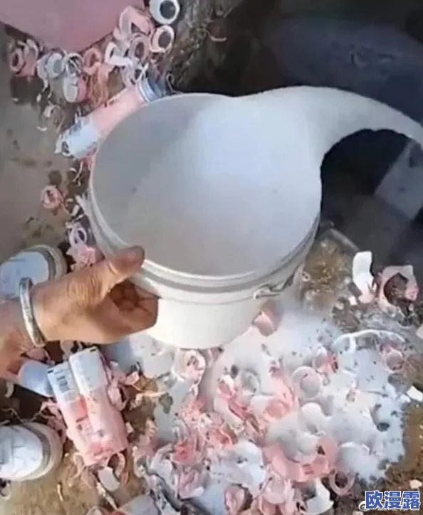 女人冒白浆视频引发热议，网友纷纷讨论其背后的社会现象与文化影响，相关话题持续升温